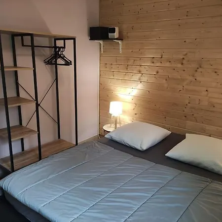 Avec Terrasse En Lisiere De Foret Appartement
